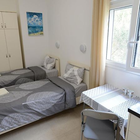 Olga Beach Apartment 28 Haifa Exterior photo